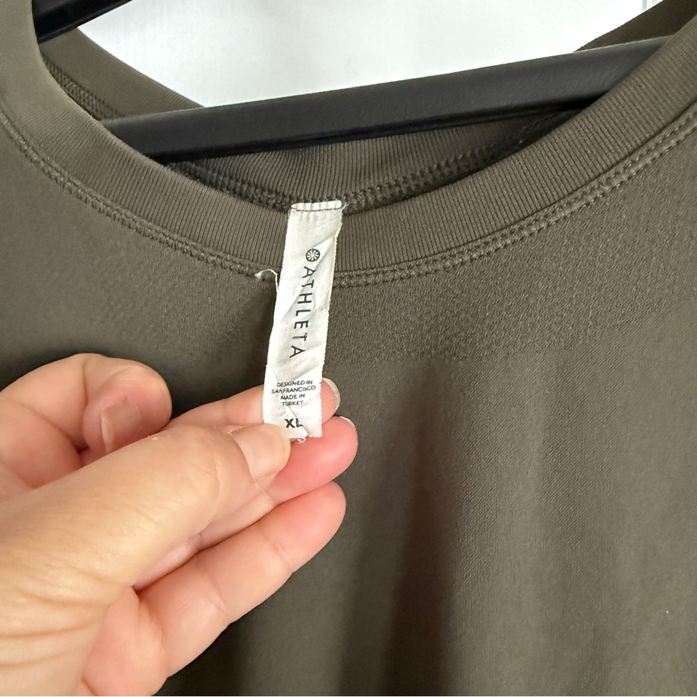 Athleta Ancient Forest Green Long Sleeve Women's Tee - Picture 5 of 9